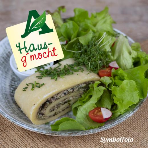 Hausg'mochte Erdäpfelroulade mit Schwammerl-Lauchfülle 