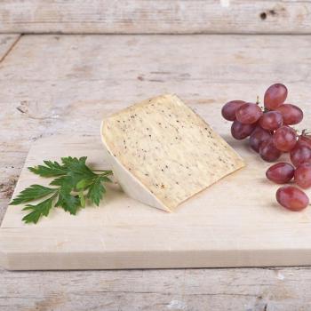 Schwarzer Knoblauchkäse